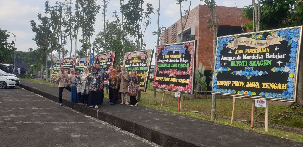 Terbanyak se-Indonesia: 11 Daerah di Provinsi Jateng Mendapatkan Anugerah Merdeka Belajar Kemendikbudristek 2023