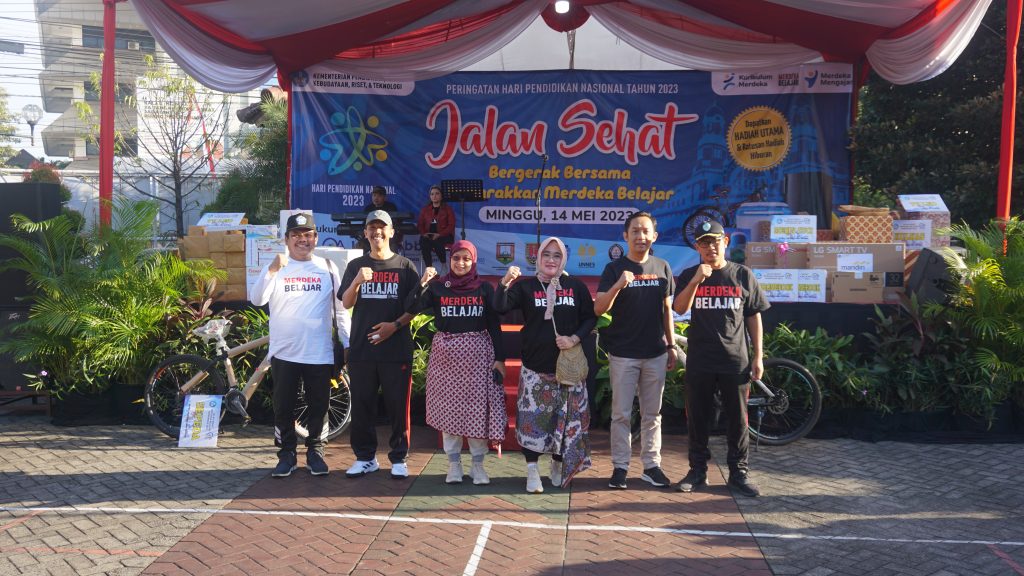 Ribuan Warga Ikuti Jalan Sehat Bergerak Bersama Semarakkan Merdeka Belajar