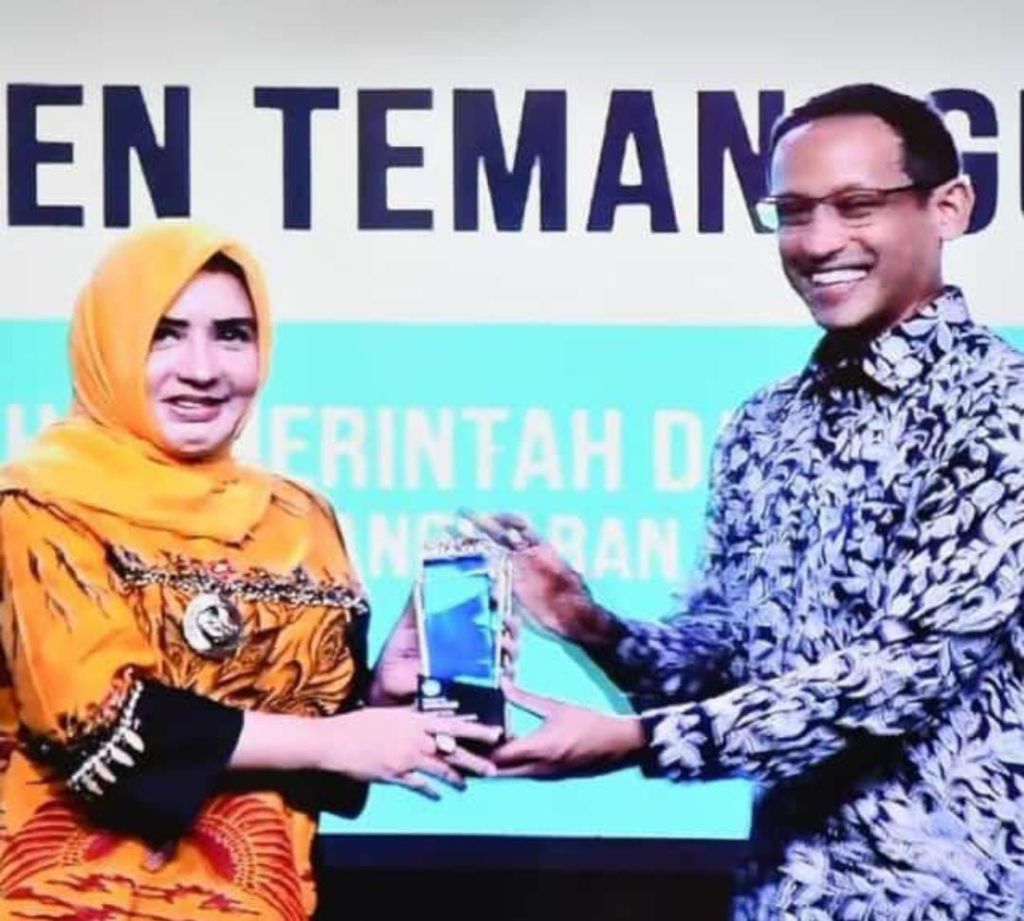 Kabupaten Pekalongan Telah Mendongkrak Nilai SPM Absolut Bidang Pendidikan, Dapat Penghargaan Anugerah Merdeka Belajar Kemendikbudristek