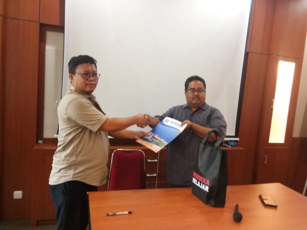 Perpustakaan BBPMP Jateng dan UPA Perpustakaan Polines Sepakati Kerja Sama