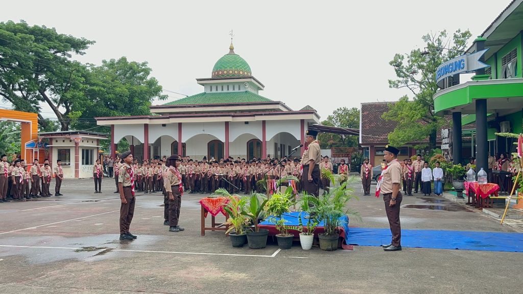 Kepala Dinas Pendidikan Kabupaten Demak Resmi Buka Kemah Bakti Santri SMP Negeri 1 Kebonagung: Memperkuat Nilai-Nilai Keagamaan dan Kebudayaan