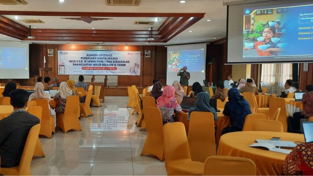Bimtek Pendataan Warga Negara Usia 4-18 Tahun Yang Tidak Bersekolah